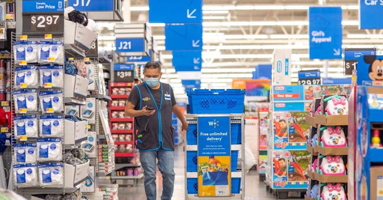 コロナ禍でネットスーパーの需要拡大、注文品を店内で収集する"ピッカー"が米国で急増