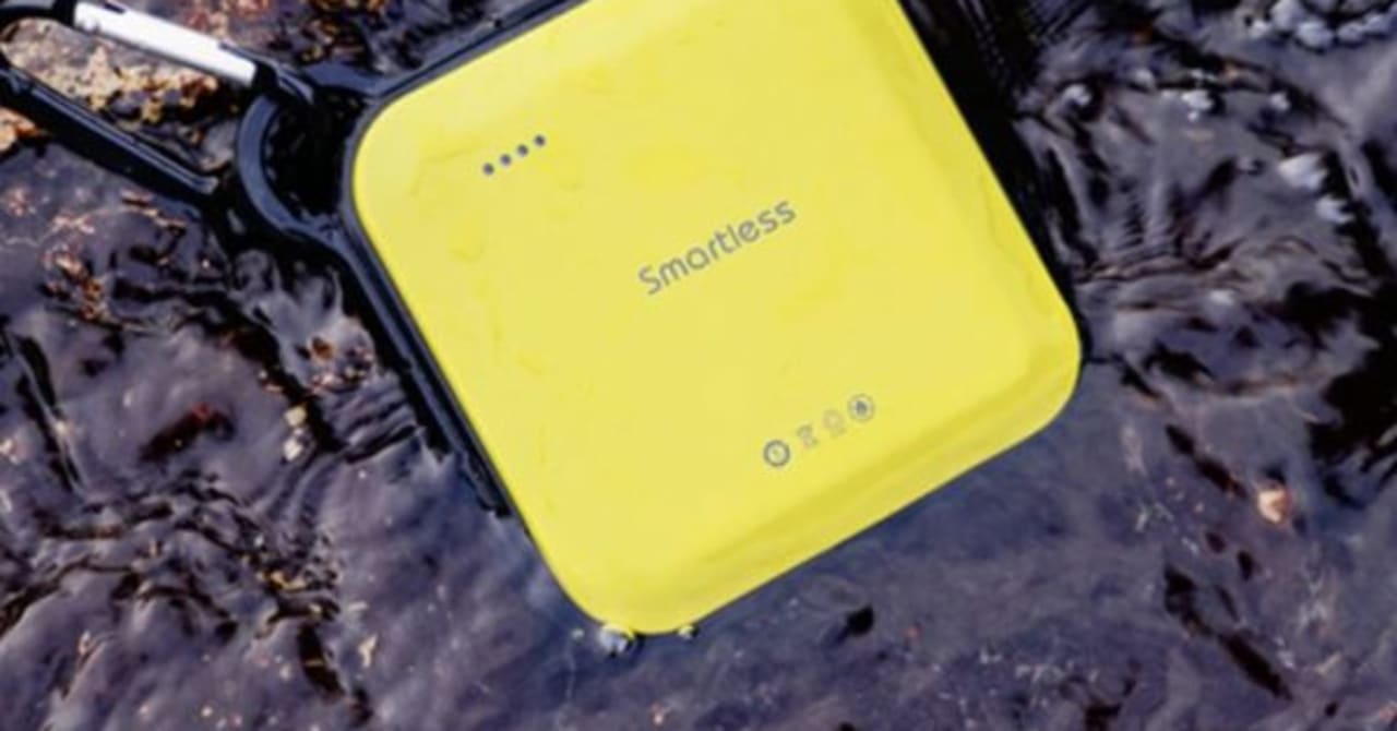 懐中電灯としても使える防水仕様のモバイルバッテリー「Smartless」登場