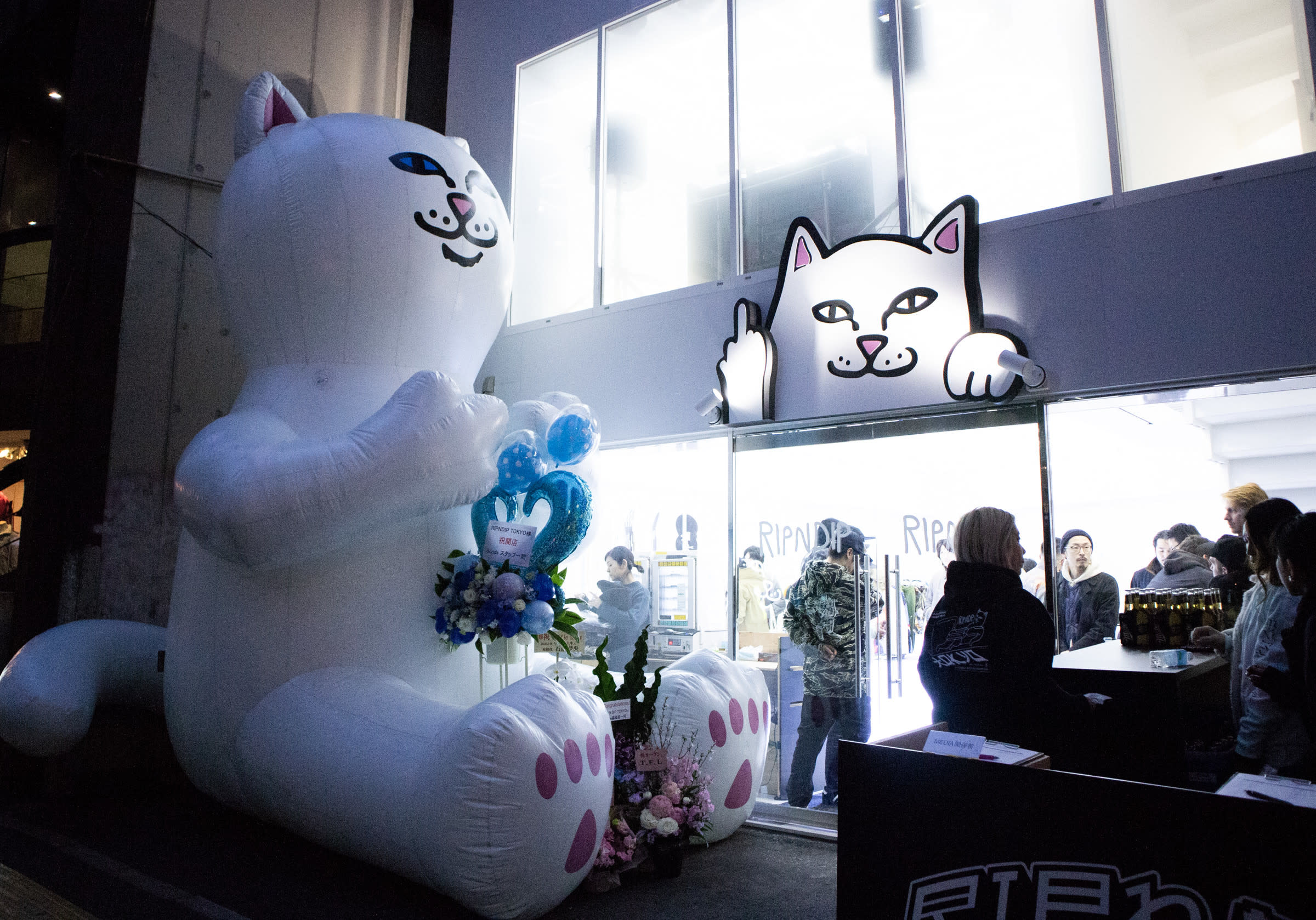 中指を立てた猫がストリートで人気 リップンディップ が日本進出 ブランドと創業者ライアン オコナーを紐解く22の質問