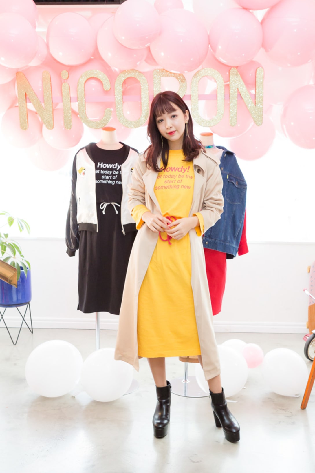 「ニコロン」デビュー展示会に登場した藤田ニコル(2017年12月撮影) Image by FASHIONSNAP.COM