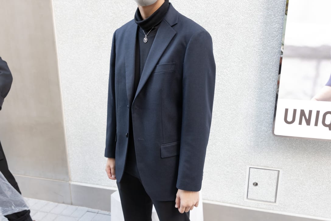 Cさんは購入したジャケットを早速着用。