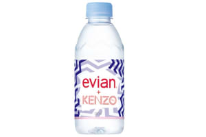 日本限定で初導入 ケンゾーとエビアンのデザインボトルが107円のペットボトルに