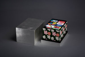 UHA味覚糖×アンディ・ウォーホル 全種入りボックスを限定販売 54万円