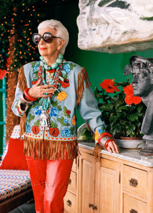 93歳のファッションアイコン、アイリス・アプフェルのドキュメンタリー映画が米で公開