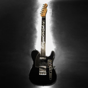 MIYAVIと宮下貴裕「ソロイスト」がコラボ 15本限定のフェンダー製オリジナルギター発売