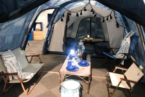 キャンプ人口が年々増加、コールマンでは2ルームタイプの大型テントが人気