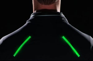 LEDライト付きのスリムなスポーツウエア「Nova」発売