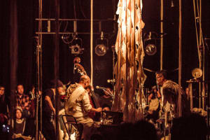 スズキタカユキら「仕立て屋のサーカス」が東京で凱旋公演を開催