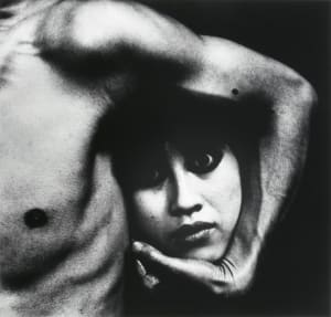 篠山紀信らが35歳までに撮影した作品を展示、東京都写真美術館で展覧会開催