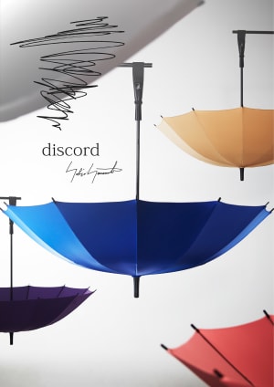 「ディスコード ヨウジヤマモト」水滴を弾く音が特徴的な傘シリーズ発売