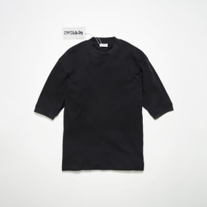 サンスペルとスタイリスト私物がコラボ、新作Tシャツから"夏の黒"を発売
