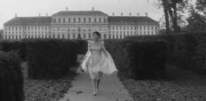 シャネルが衣装提供、1961年公開映画「去年マリエンバートで」4Kリマスター版が恵比寿ガーデンシネマで10月公開