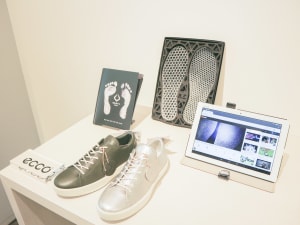 3D計測から最適なシューズサイズを提案、伊勢丹新宿店が婦人靴売り場リフレッシュオープンで新アプリを開発