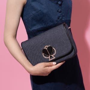 ケイト・スペード ニューヨークから初の日本限定バッグが登場、デニム素材を使用
