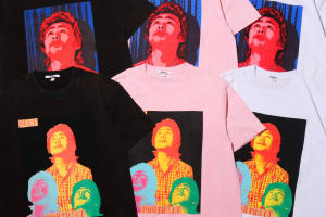横尾忠則が「アトモス」と初コラボ、鮮やかなグラフィックTシャツ2型を発売
