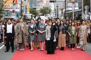 松岡茉優がランウェイショーに登場、渋谷ファッションウィーク「SHIBUYA RUNWAY」開催