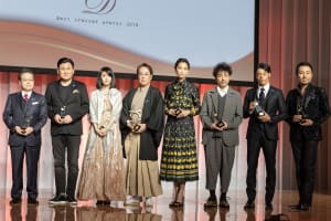 「ベストドレッサー賞」に杏やムロツヨシらが選出、楽天の三木谷社長が経済部門で受賞