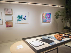 「エル・ジャポン」創刊30周年記念イベント、工藤静香のアートやジェーン・バーキン愛用のデニムを公開