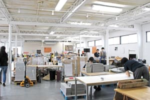 心から信頼できる人たちと仕事がしたい、篠原紙工が紙加工の見学スペース「Factory4F」を作った理由