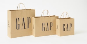 「Gap」と「バナナ・リパブリック」がプラスチック製ショッピングバッグを廃止