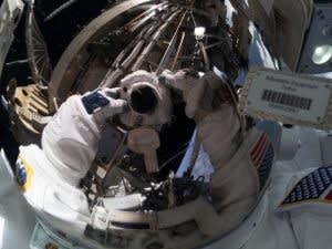 NASAが宇宙飛行士のスペースウォークをライブ配信