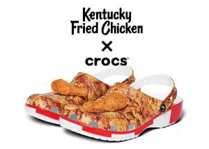 フライドチキンの写真をプリントした「クロックス」発表、米KFCとコラボ