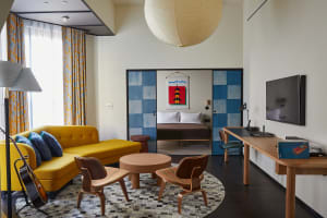 アジア初進出エースホテルが新生「新風館」にオープン、日米アーティストによる作品を全室に設置