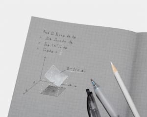 コクヨデザインアワード優秀賞受賞作が商品化、視認性に優れた「白と黒で書くノート」発売