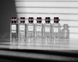 「トム ブラウン」のフレグランスコレクションが日本初上陸、ベチバーベースの香り6種類を展開