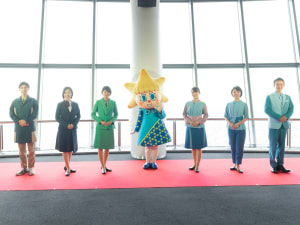 東京スカイツリーが開業以来初の制服リニューアル、着物のディテールや日本古来の柄をアレンジ