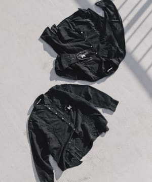 ヌビアンがリビルドバイニードルズの別注アイテム発売、人気のリメイクシャツを黒に染色
