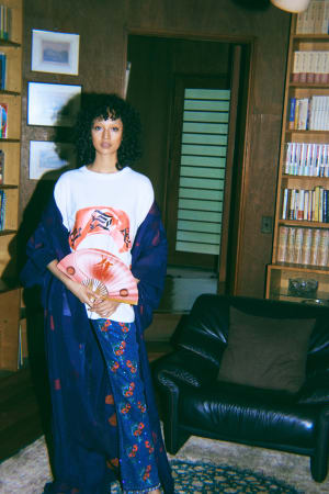 京扇子の老舗「宮脇賣扇庵」がファッションブランド立ち上げ、アンリアレイジ森永邦彦とのコラボ商品発売