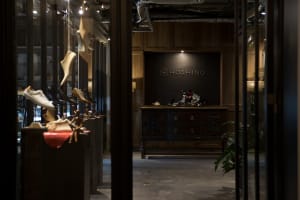 靴のオートクチュール「HOSHINO」銀座本店オープン　スニーカーと紳士靴の展開開始