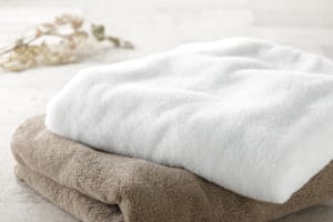 ユニクロから新作タオルが登場、一般的なタオルと比べて乾く時間が半分に
