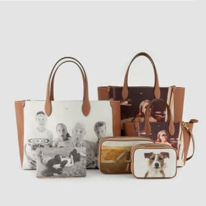 アニヤ・ハインドマーチ20年ぶりに「Be a Bag」復活、好きな写真をバッグにプリント