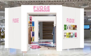 ファッジの世界観を表現したショールームが登場、雑誌に合わせ毎月変化