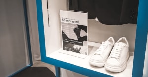 白スニーカーに特化したD2Cブランド「ゴーウィズホワイト」がWWSの店舗で試着会を実施