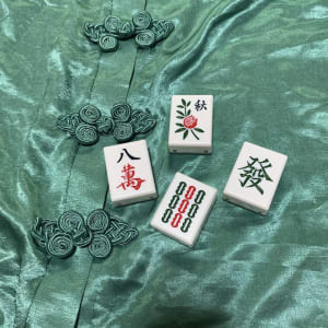中国コスメブランド「和粧」から麻雀モチーフのアイシャドウが登場