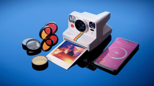 ポラロイドが新作「Polaroid Now+」を発売、ブルーグレイなど3色をラインナップ