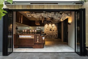 シドニー発のロースター「シングル オー」が日本初の旗艦店をオープン、10秒でコーヒーを提供