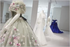 福井県にブライダル複合施設がオープン、桂由美の名作ドレスを収蔵する日本初のブライダルファッションミュージアムを併設
