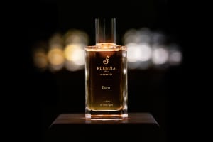 「フエギア 1833」が“シガーに火をつける前のひと時”を表現した新作香水「プーロ」を発売