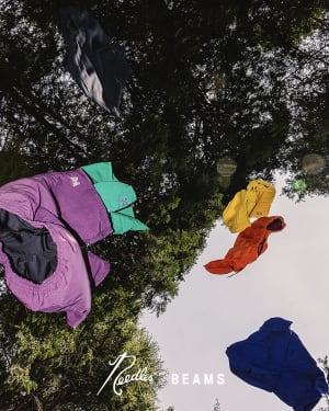 ビームス×ニードルズのショーツが発売、それぞれ異なる色のパピヨンを落とし込んだ6色展開