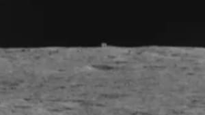 中国の探査車が月の裏側で謎の"小屋"を発見