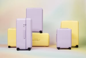 「リモワ」ラベンダーとシトロンのスーツケースを発売、iPhoneケースやステッカーセットも