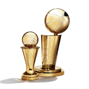 ティファニー×ヴィクター・ソロモン、NBAの6つのトロフィーを新たにデザイン