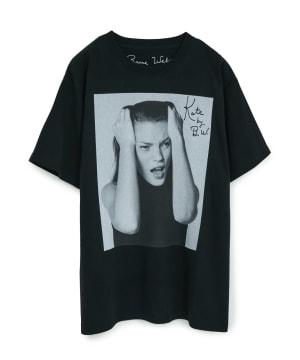 ビオトープ×ブルース・ウェーバー×10Cのコラボ新作　26年前のケイト・モスの写真を使用したTシャツを発売