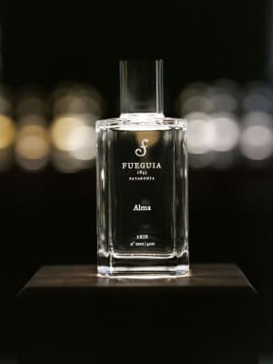 「フエギア 1833」が青春にインスピレーションを得た新作香水「アルマ」を発売