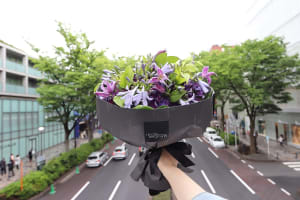 【花と街】表参道・原宿のフローリストが贈る、街に映えるブーケ：Nicolai Bergmann Flowers & Design Flagship Store