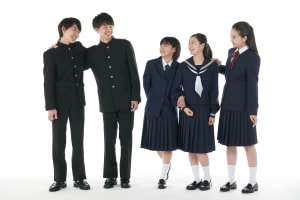 カンコー学生服が世代別の中学校の制服タイプを調査　ブレザー着用率が増加傾向